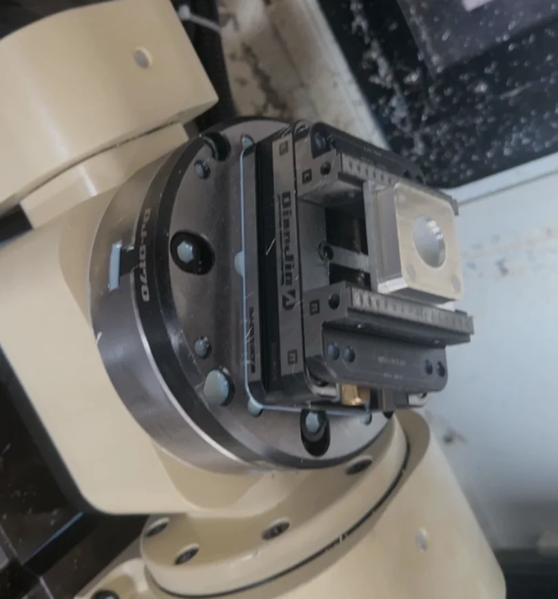 1PC Concentric vise DJ-80120-CRM Four and five-axis fixture Self-centering vise