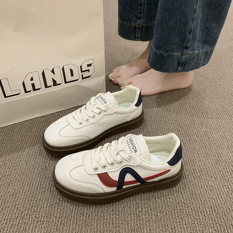 

Retro flat bottomed versatile German training shoes for women 2025 new lightweight soft soled white shoes casual board shoes