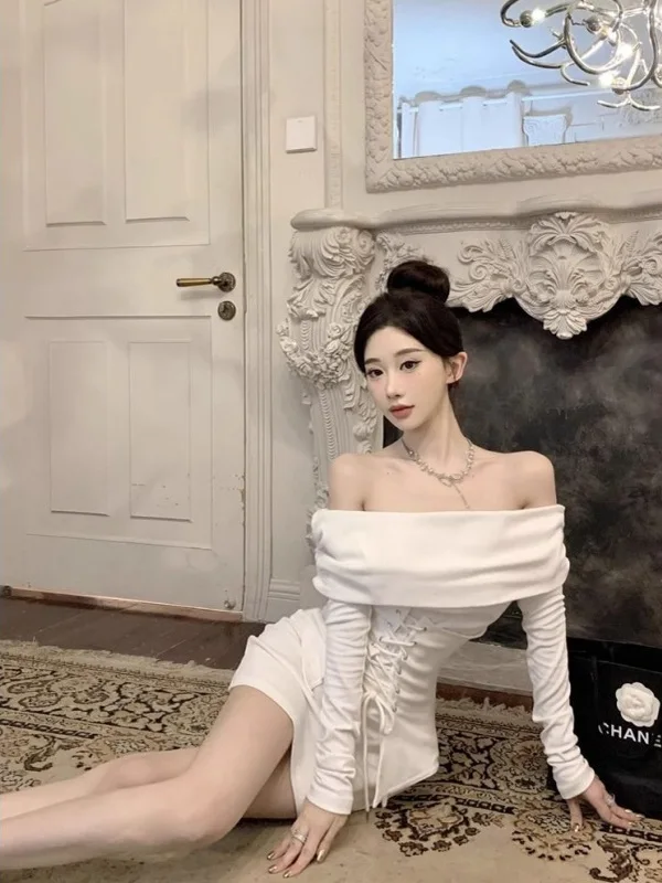 ชุดเดรสยาวรัดรูปเปิดไหล่ข้างเดียว สไตล์เซ็กซี่ สีขาว สำหรับผู้หญิง ฤดูใบไม้ผลิ/ฤดูใบไม้ร่วง ดีไซน์เข้ารูปช่วงเอว กระโปรงทรงเข้ารูป โชว์สัดส่วน