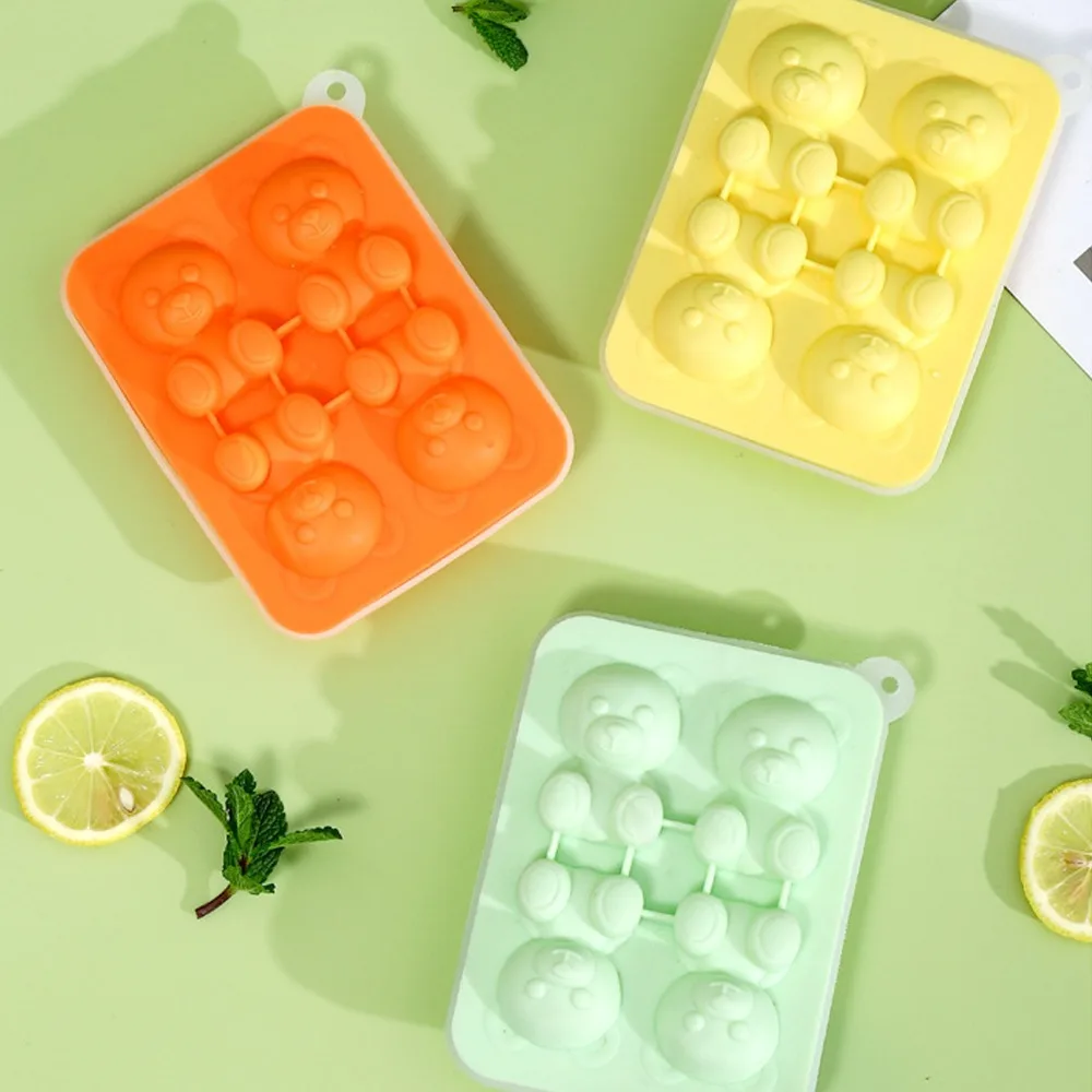 Cute 4 Grids Bear Shape Ice Mold With Lid 3D Design Ice Cube Tray Silicone Easy Release Ice Cube Maker Party