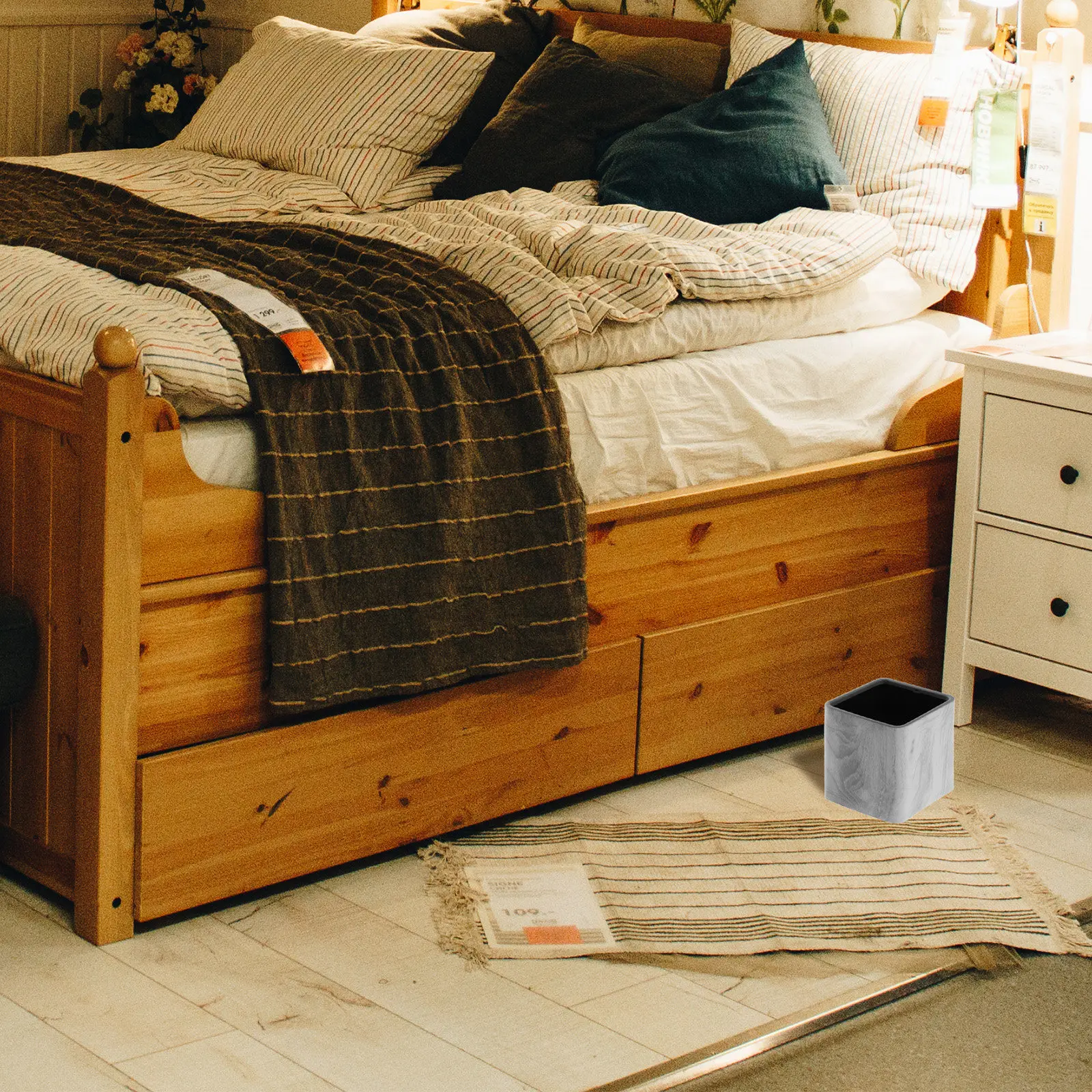 

Retro Wood Grain Trash Can Imitation Compact Waste Bin for Kitchen Bathroom Living Room Modern Garbage Container