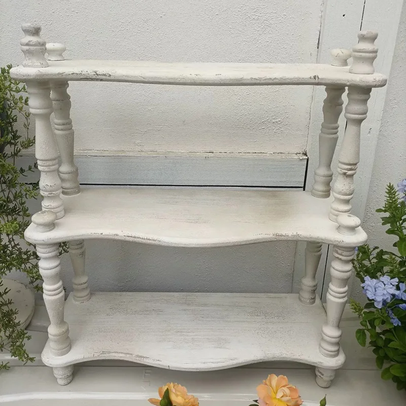 presentoir-vintage-a-3-niveaux-style-campagnard-francais-vert-sauge-blanc-bois-support-de-rangement-decoratif-bords-festonnes-19x48x55