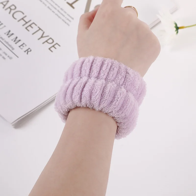 Face Wash Hand Band Super Absorbant  Plush Hand Wash Wristband Flannel Wrist Anti-wet water Band Sports Sweat Absorbent Sleeve