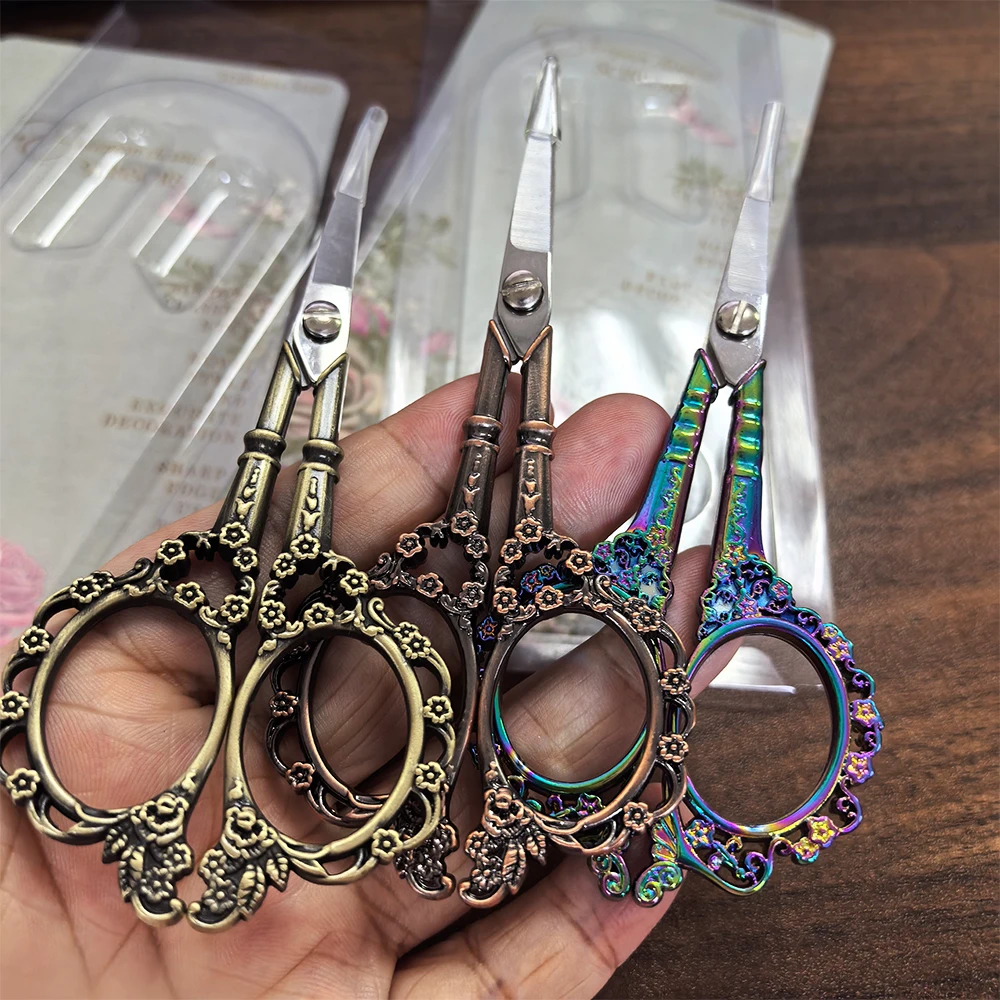 4.67Inch Embroidery Sewing Scissor Retro-style Stainless Steel Peacock Needlework Sewing Scissors for Paper Fabric Cutting Craft