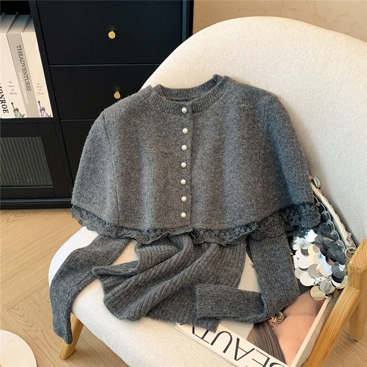 

Серый свитер в ленивом стиле, комплект из 2 предметов, женский тонкий вязаный пуловер во французском стиле на весну и осень с жемчужными пуговицами, кружевная накидка, шаль