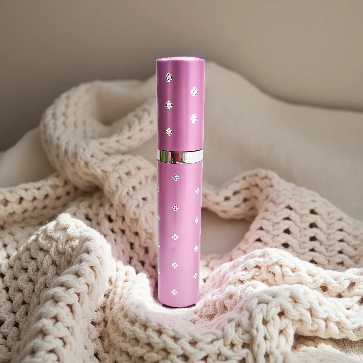 

Portable Lipstick-shaped Flashlight Keychain USB Charging Outdoor Camping Flashlight Household Lighting Selected Tool