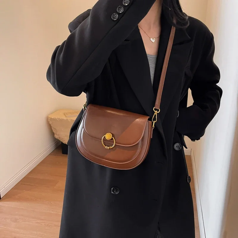 LEFTSIDE PU Leather Shoulder Bags For Women Female New 2023 Trend Winter Fashion Simple Saddle Bag Handbag Small Crossbody Bags