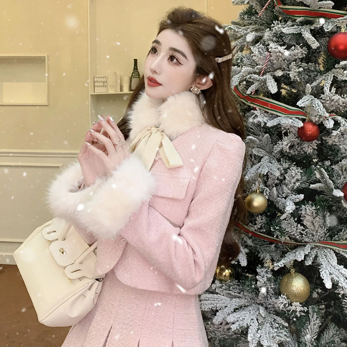 Real Shot in Stock Heiress Classic Style Set Padded Winter New Detachable Fur Collar Top + High-waist Pleated Skirt High Quality