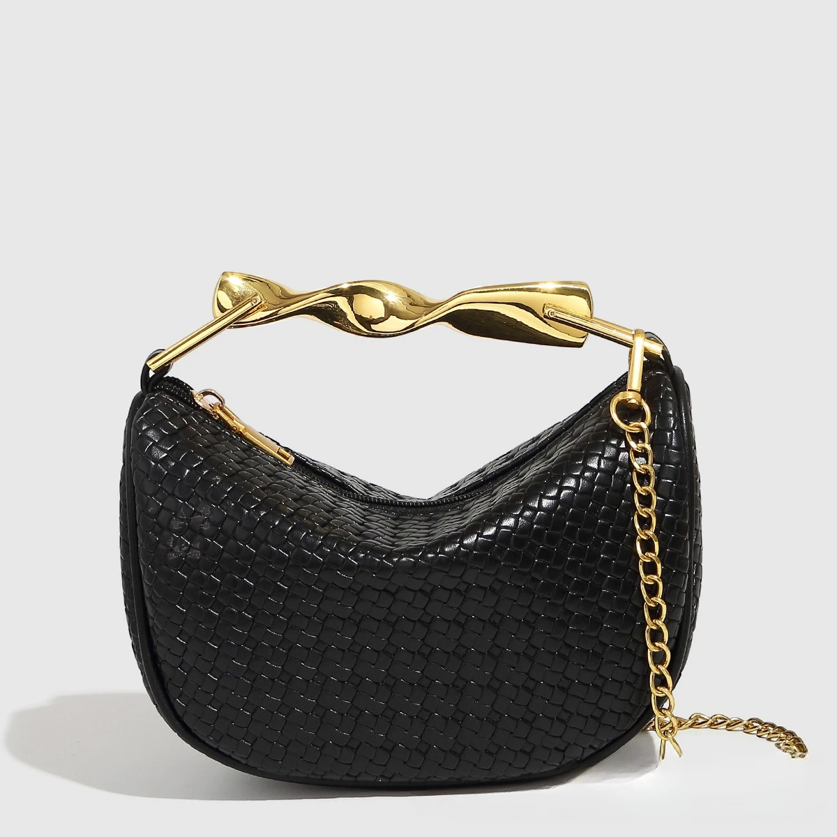 

Trendy street snap fashion single shoulder leather woven bag, handheld metal fashion style