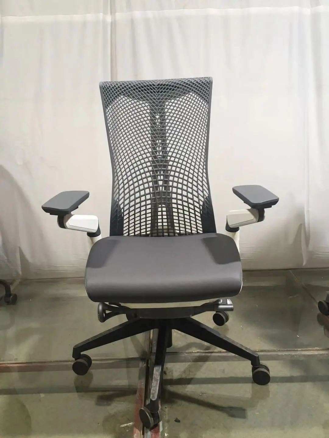 360-degree swivel adjustable armrest ergonomic chair