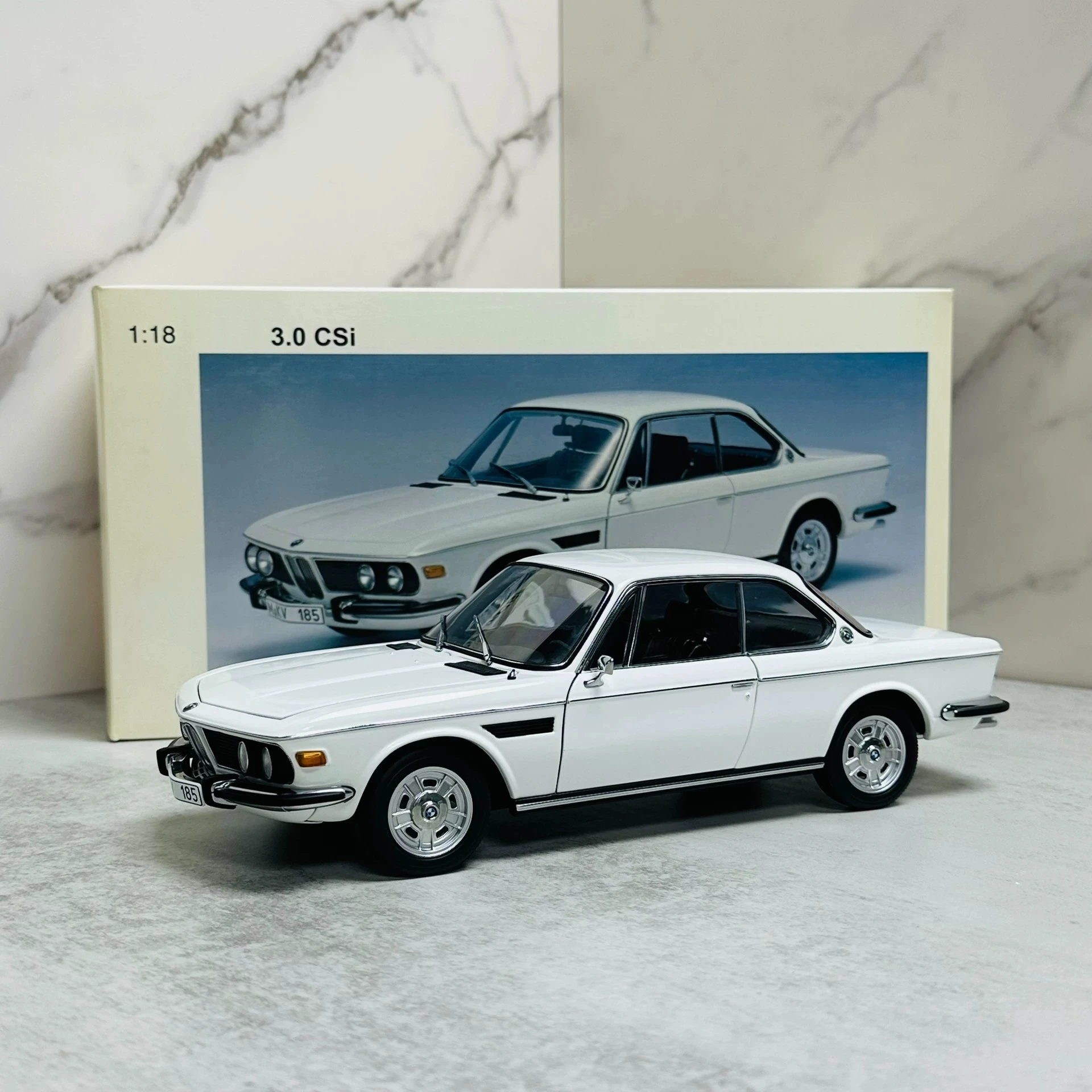 Autoart 1:18 3.0 CSI White Simulation Limited Edition All Open Alloy Metal Statisches Automodell Spielzeug Geschenk