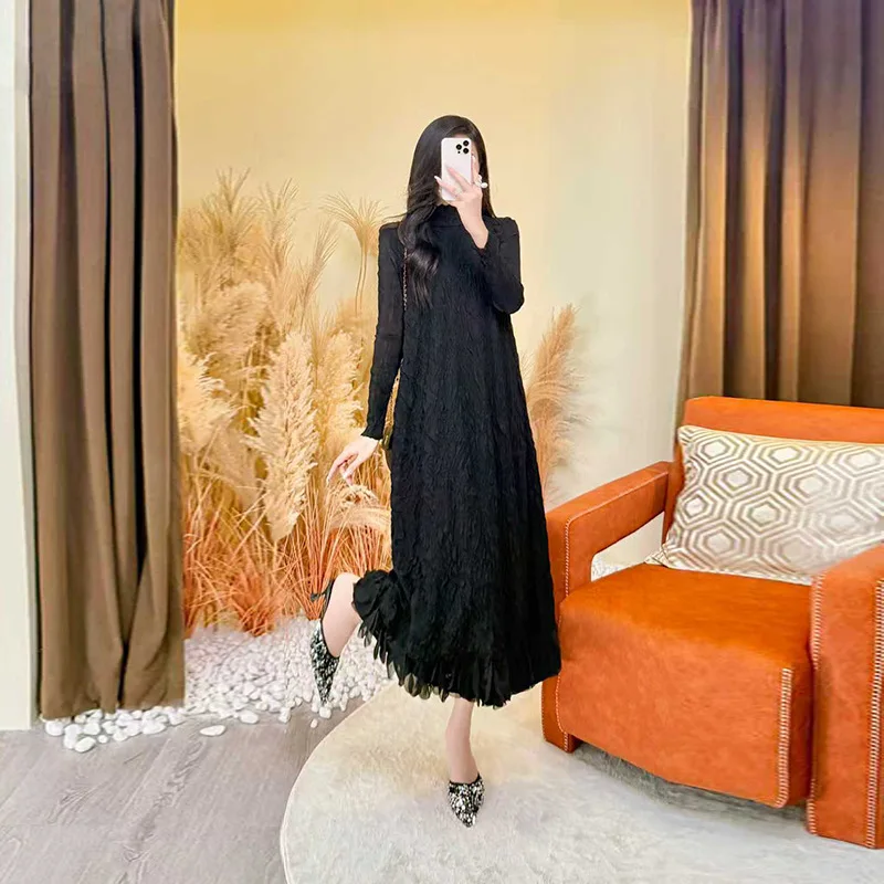 Miyake Fold 2025 automne/hiver nouvelle robe brodée avec rides mode couleur unie pétales haut de gamme longue robe pour les femmes