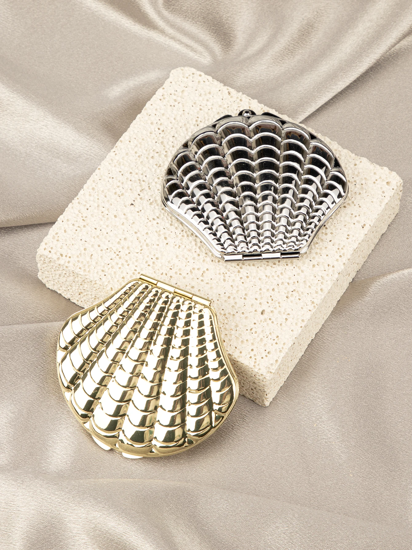 ポータブル両面化粧鏡,金色のシェル,絶妙,ガールフレンド,ママ,妻,教師,姉妹,おばさん,誕生日パーティーに適しています,1個