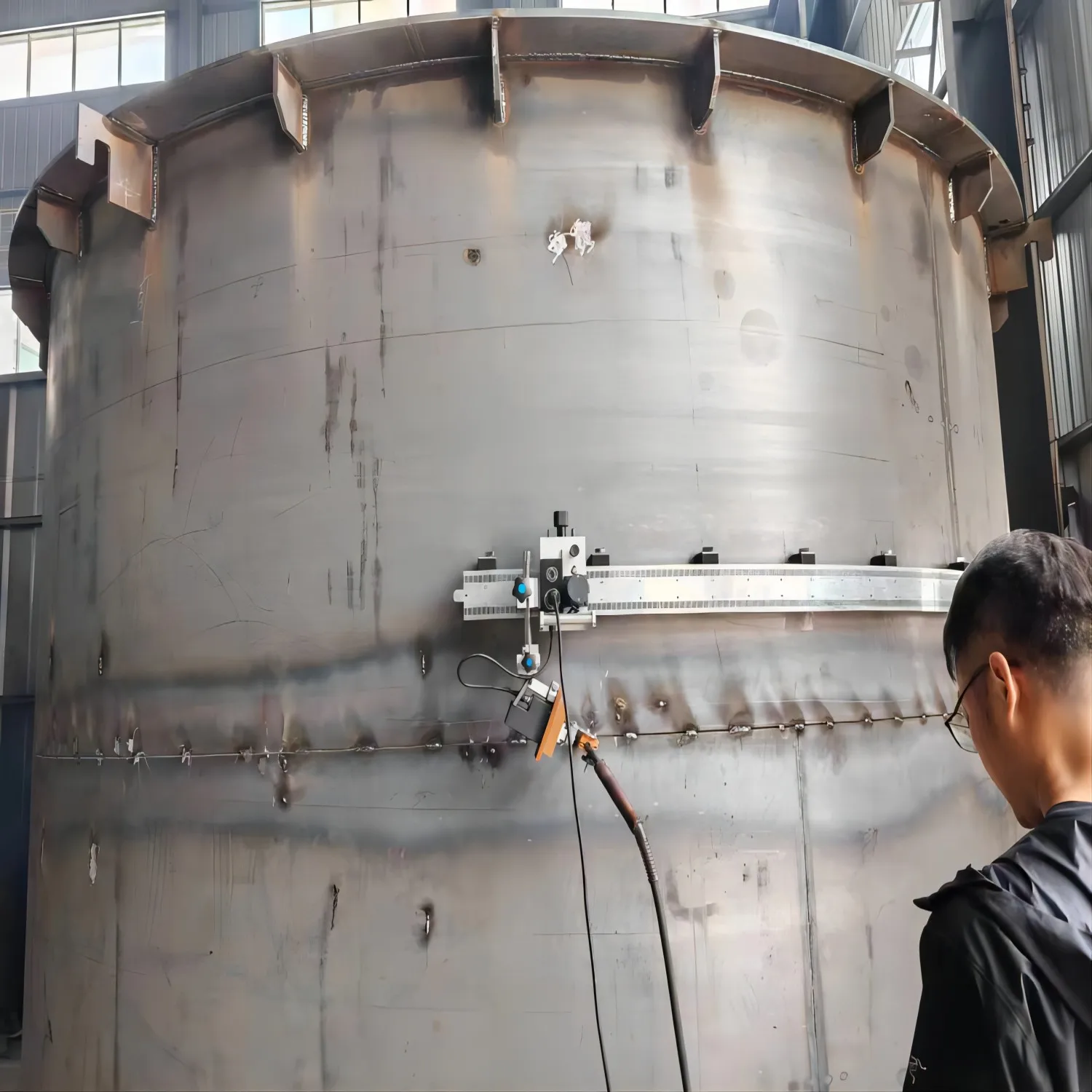 KA-H10 حار بيع مذبذب مدار ماكينة لحام أوتوماتيكية جديدة المحمولة إنتاج اللحام الكهربائي أنابيب الصلب MIG لحام