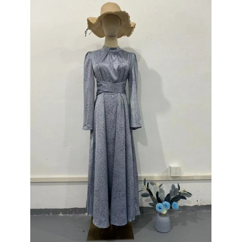 เดรสยาวพิมพ์ลายผ้าซาตินผูกเชือกสไตล์หวานละมุน ปี 2025