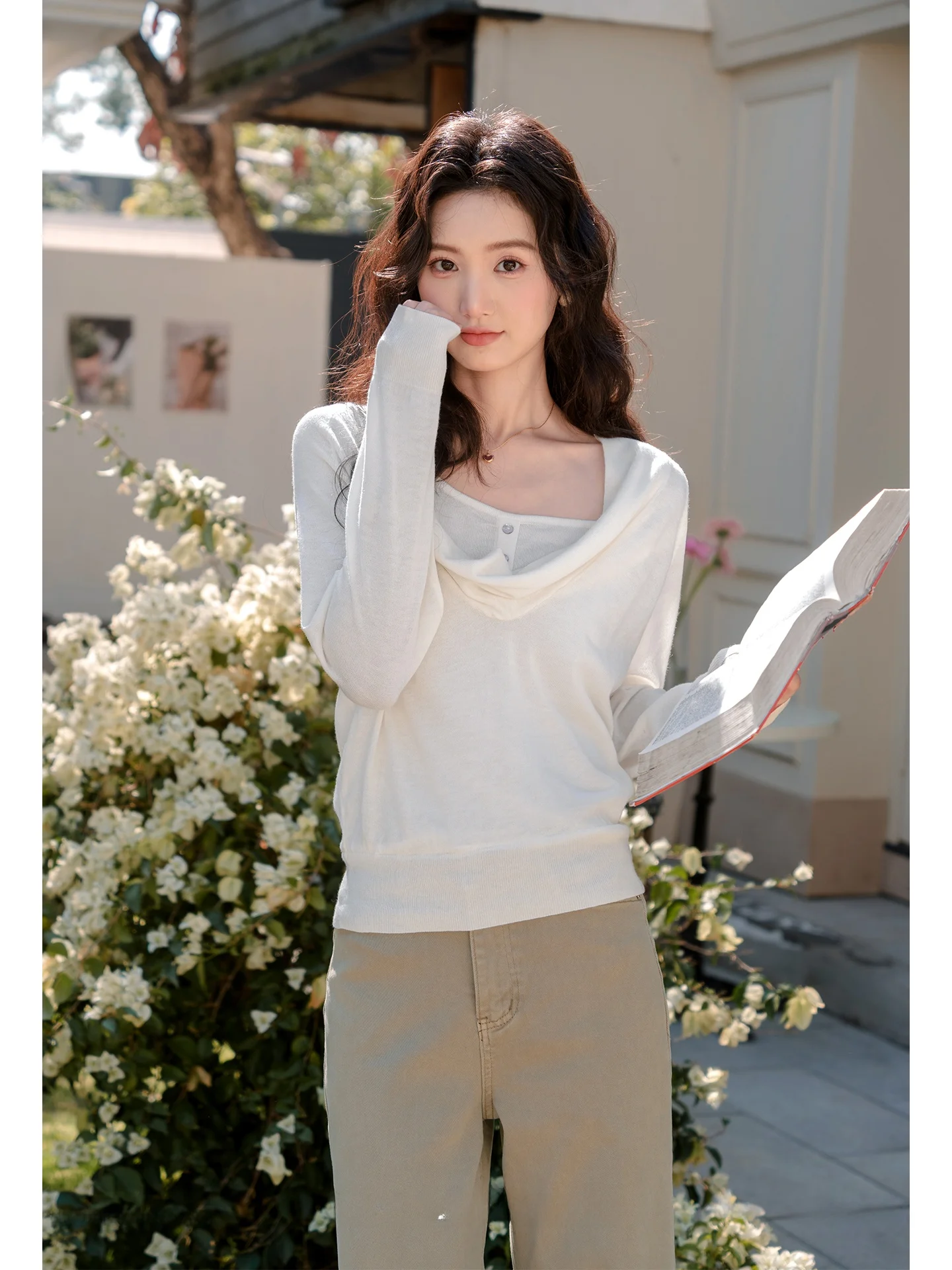 

Новинка Весна-Лето: Женский укороченный топ с длинным рукавом, имитация двухслойности, свободный крой, широкий вырез, стильный дизайн