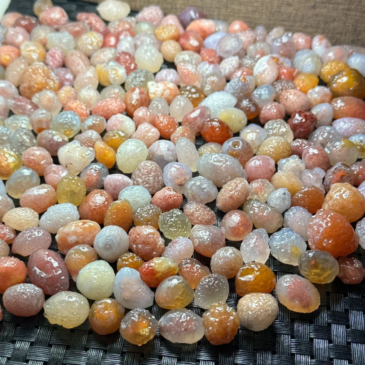 Color Gradient Alashan Agate,Glass Vial Set, 10-15mm Natural Unpolished, Natural Banding, Home Decor Collection.Candy Agate
