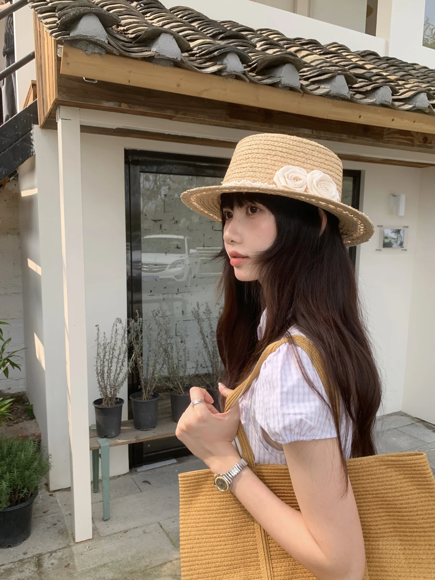 深海手織りラフィー麦わら帽子ヘップバーンスタイルフラットトップサンシェードエレガントなギフト帽子通気性調節可能な夏用キャップ女性用