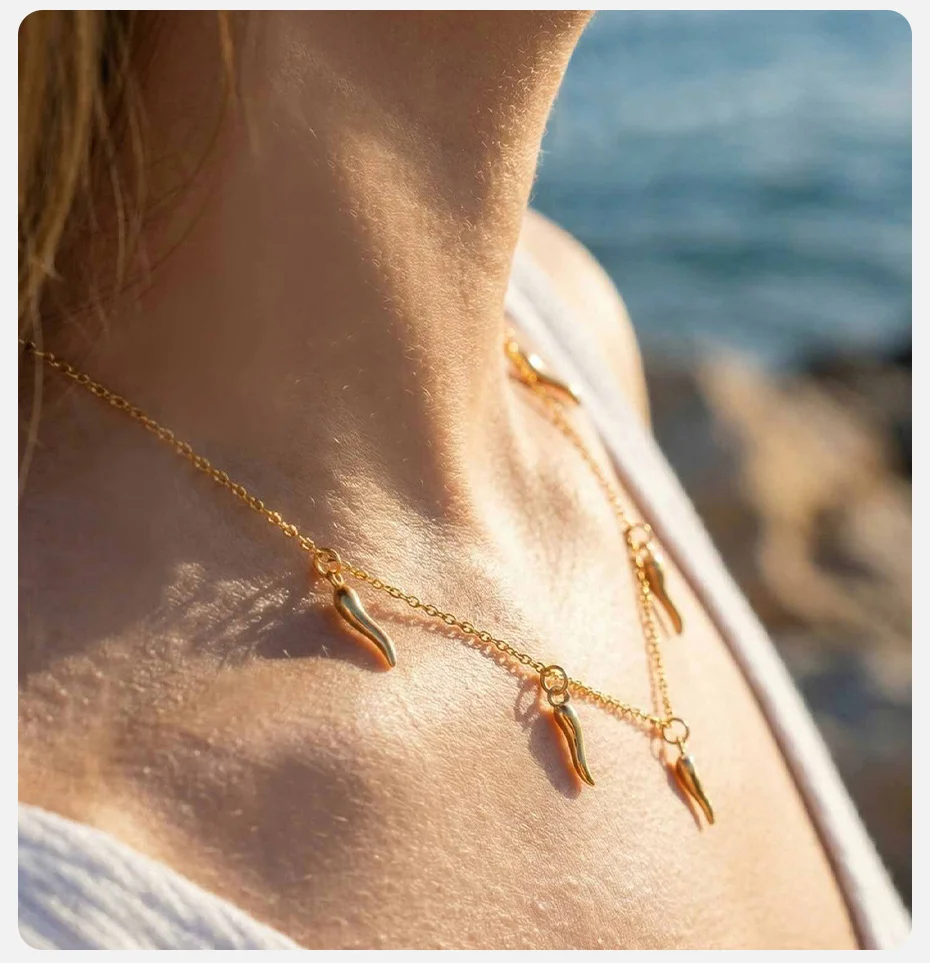 Vnox 18K Vergoldete Edelstahl-Halskette mit Tropfenförmiger Imitationsperle Chili-Horn-Anhänger Charms-Halsketten Strandurlaub Geschenk – Detail 3
