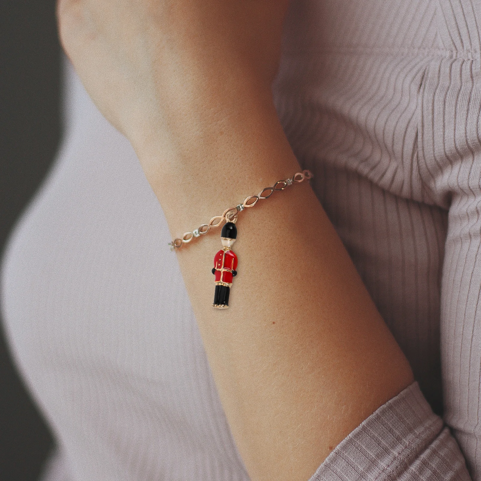 

2Pcs Nutcracker Necklace Charm British Style Pendant for Bracelets Holiday Jewelry Accessories Stylish Christmas Gift