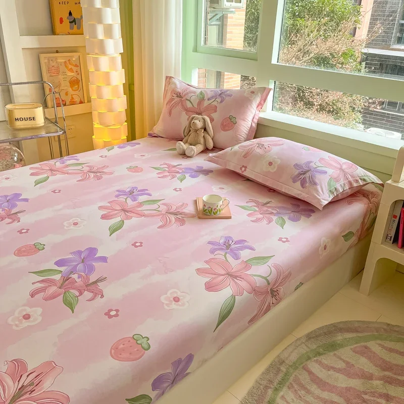 Pure Cotton Pink Plant Flower Fitted Sheet Set Cartoon Strawberry Pattern Girls Bedroom Decorative Bedspread with 2 Pillowcases