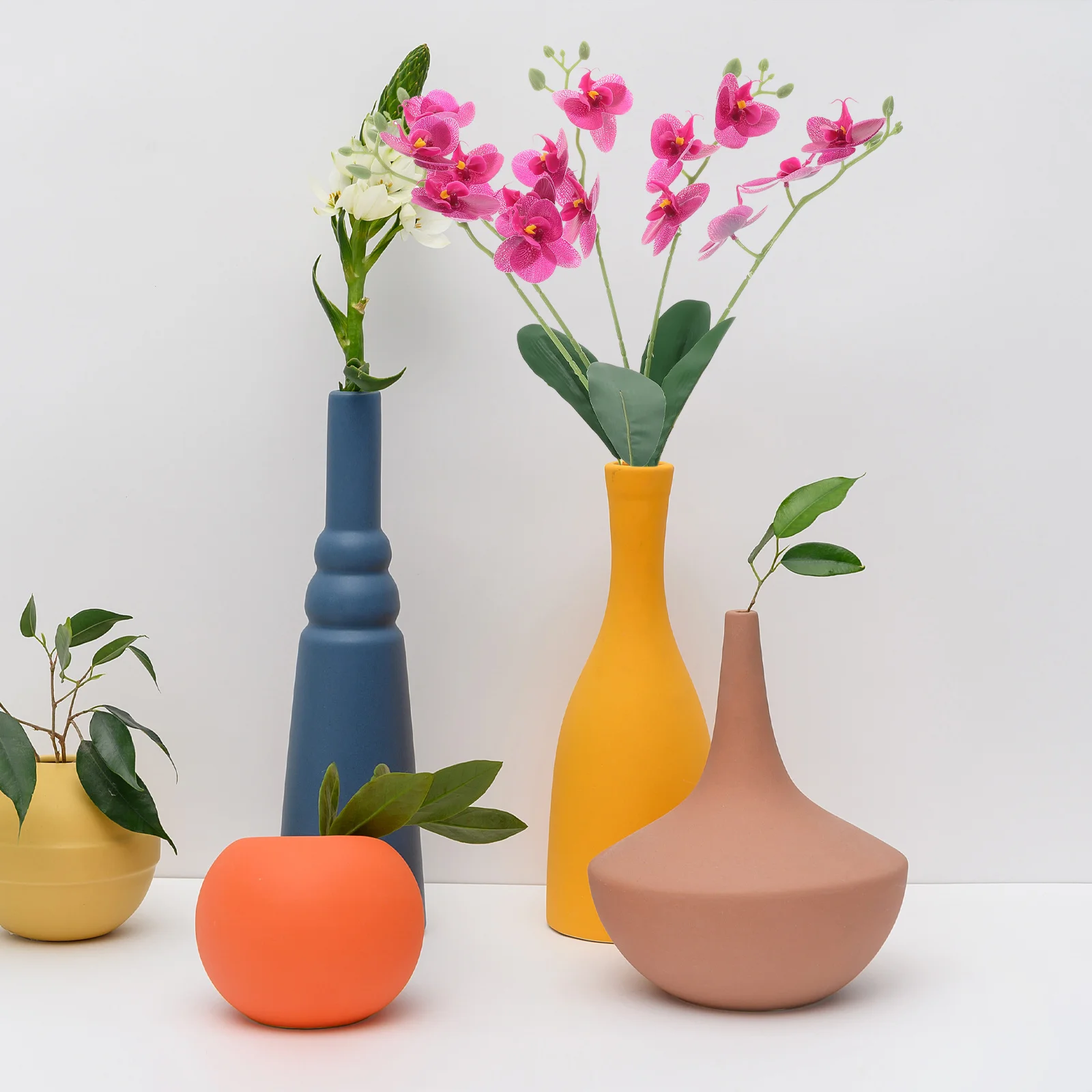 

Artificial Butterfly Orchid Stem Realistic Phalaenopsis Flower for Home Decor Living Room Office Wedding Event Decoration