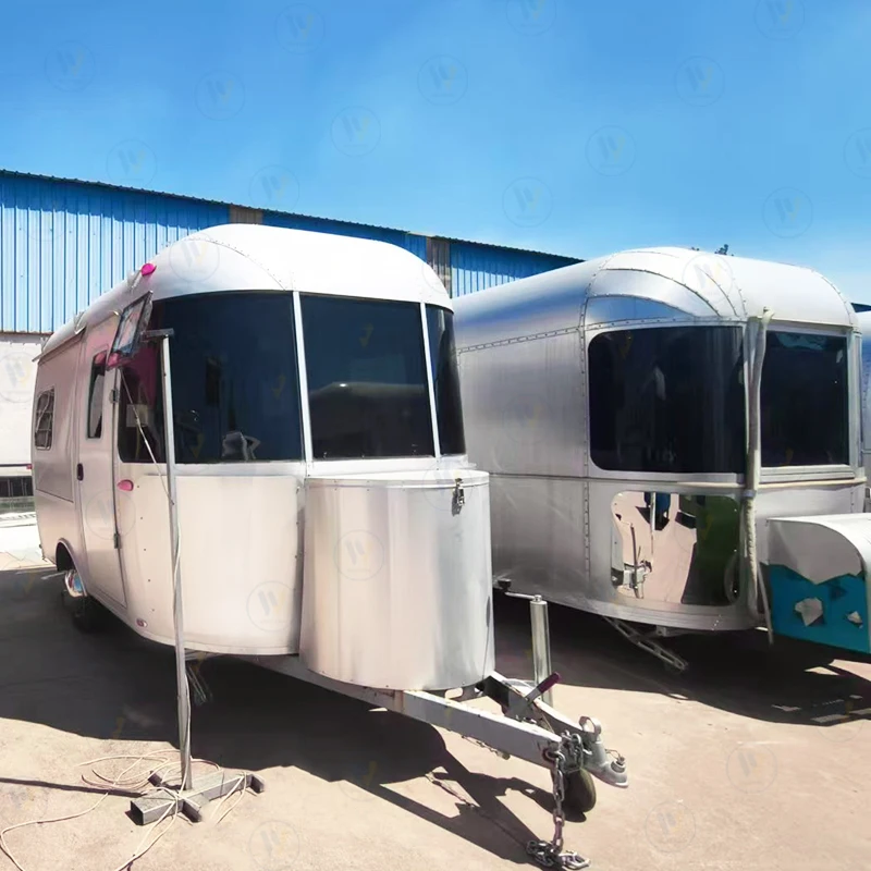Motorhome Portable Portable RV Vacation Trailer Self Propelled Traction Outdoor Cross Country Camping Mobile Trailer RV