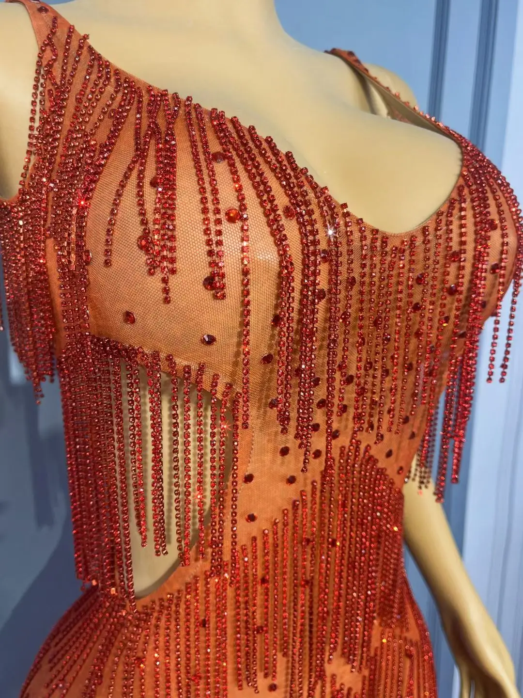 Vestidos de fiesta rojos de lujo para mujer, vestido de fiesta de noche elástico de una pieza con borlas y diamantes de imitación recortados, largo y suave