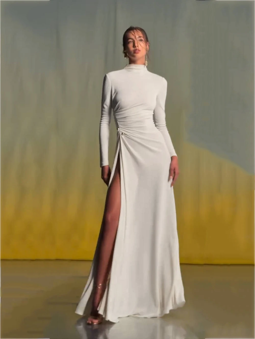 الخريف والشتاء الملابس النسائية الآسيوية الجديدة الأبيض مثير بأكمام طويلة المعادن مزدوجة الكرة عالية الشق فستان للنساء #5