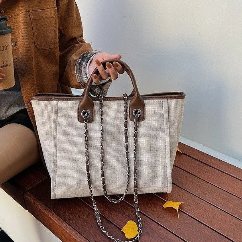 

Fashionable Ladies Hand Bags Made Of Premium Leather Featuring Trendy Design And Famous Elegant Lasting Look​