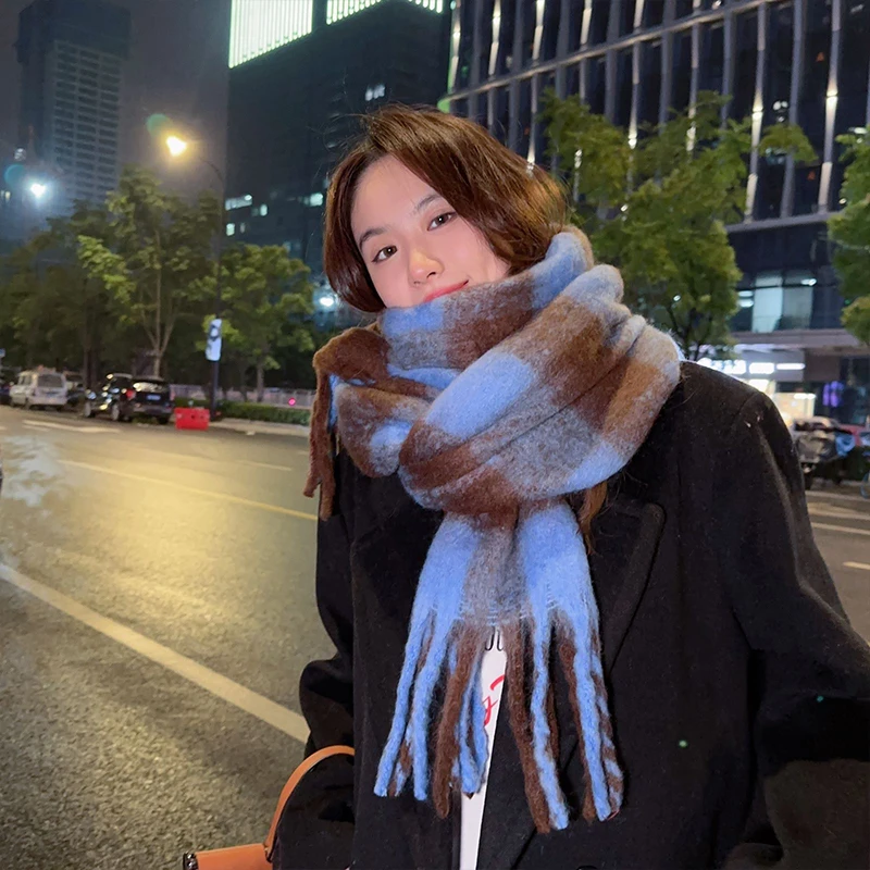 New Winter Knitted Scarf For Women's Versatile Solid Color Black And White Plaid Warmth And Thickening Mountaineering Scarf