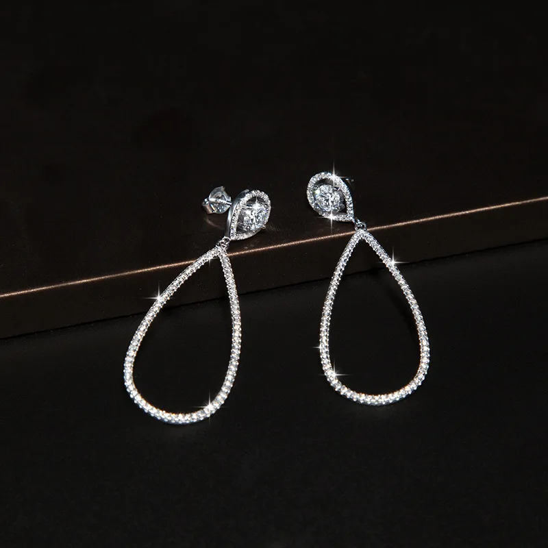 Personalized S925 sterling silver long teardrop earrings, high-end and fashionable moissanite stud earrings