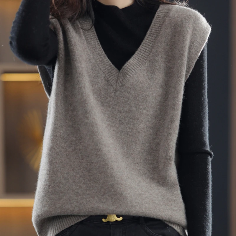 Autumn and winter 2024 wool knitted waistcoat ladies wear v-neck pullover sleeveless sweater vest baggy sizes