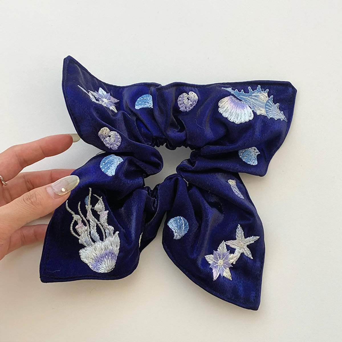 Luxuriöse chinesische High-End-Haargummis mit Stickerei aus der Ozean-Serie für Damen – Exquisite bedruckte Haarbänder im Darm-Design – Detail 5