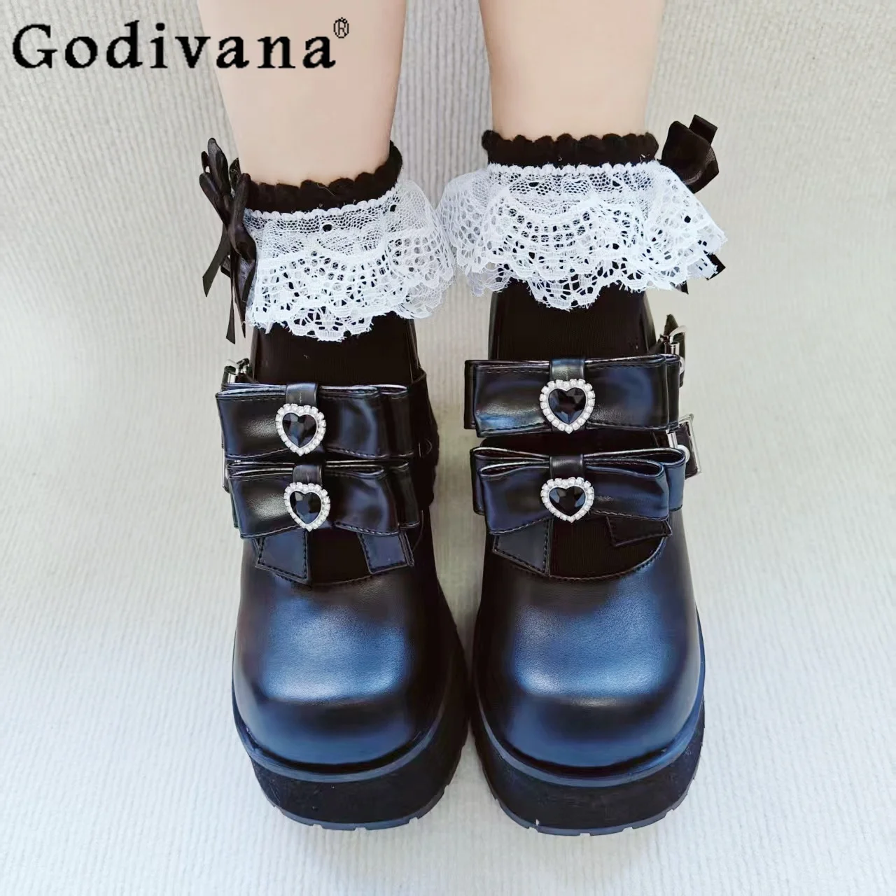 

2025 New Japanese Original Mine Series Sweet Cool Girl High Heels Mass Production Rhinestone Bow Thick Heel Single Shoes