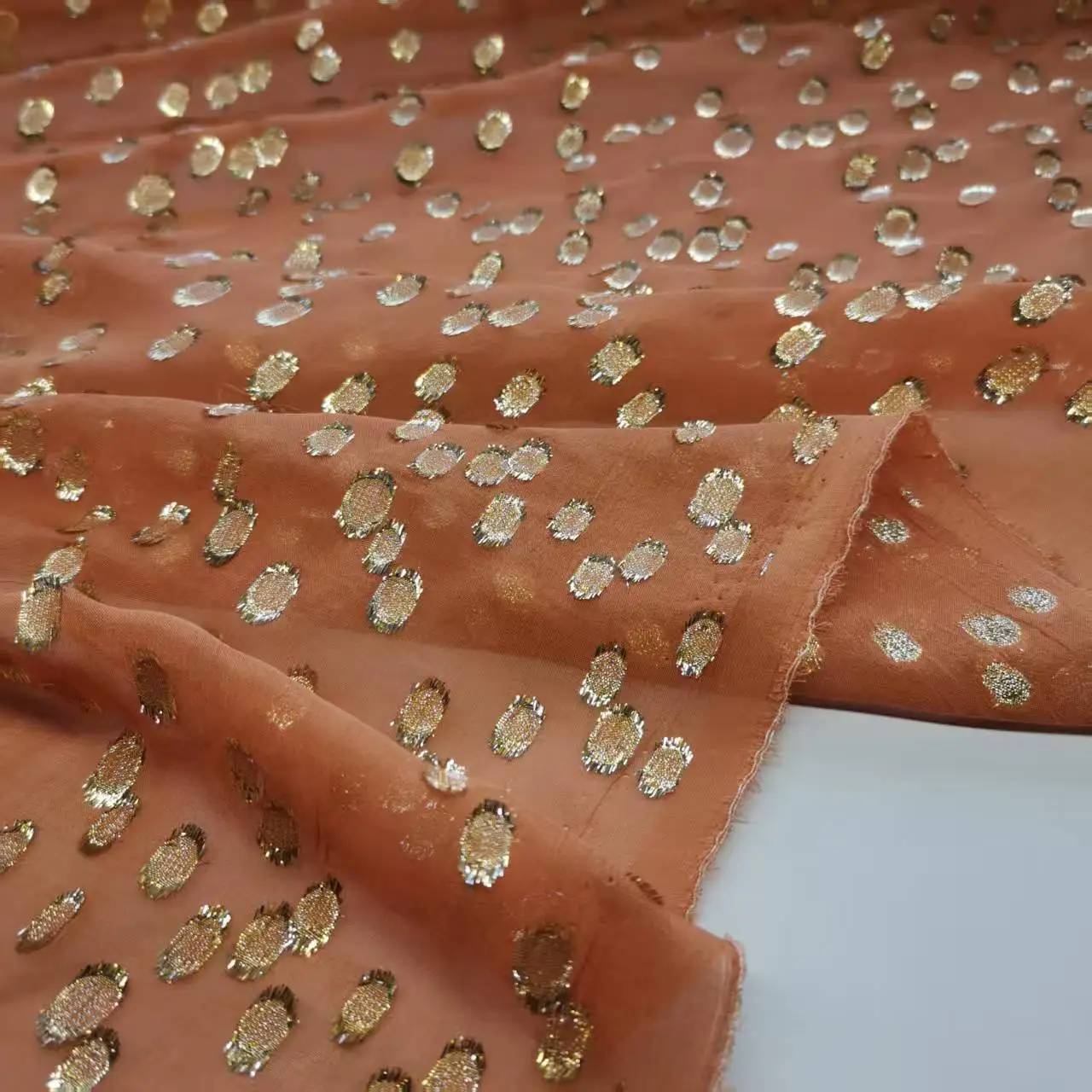 Tela brocada de seda Jacquard Lurex dorada metálica de 10 mm para disfraz de Dirac, material para sari de baile.