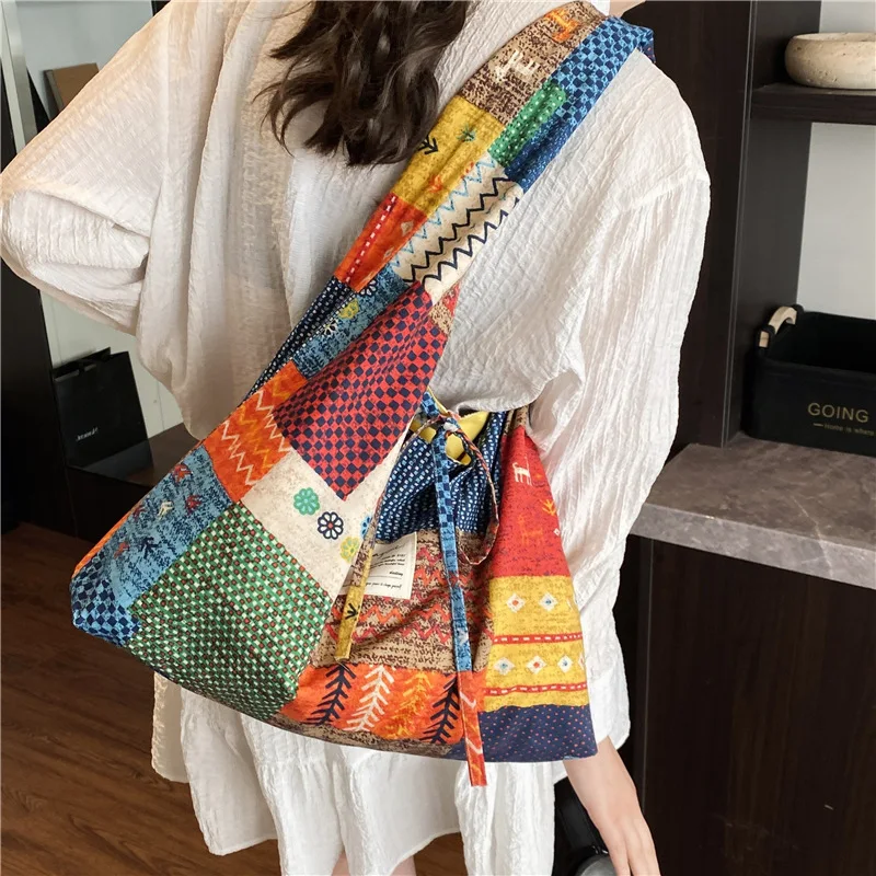 

Ethnic style crossbody bag for women's summer 2025 new large capacity floral shoulder bag, student commuting tote bag