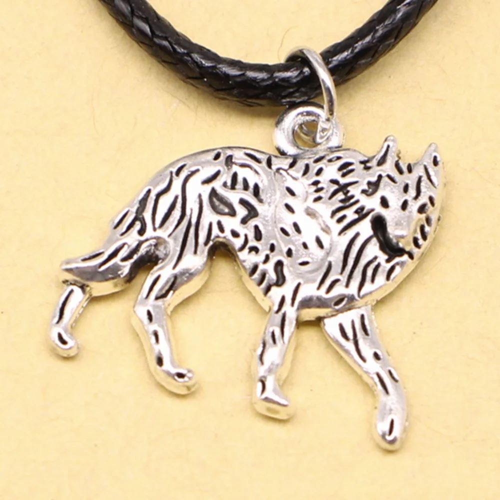 1 Piece Wolf Necklac Woman Diy Jewelry 18x20mm