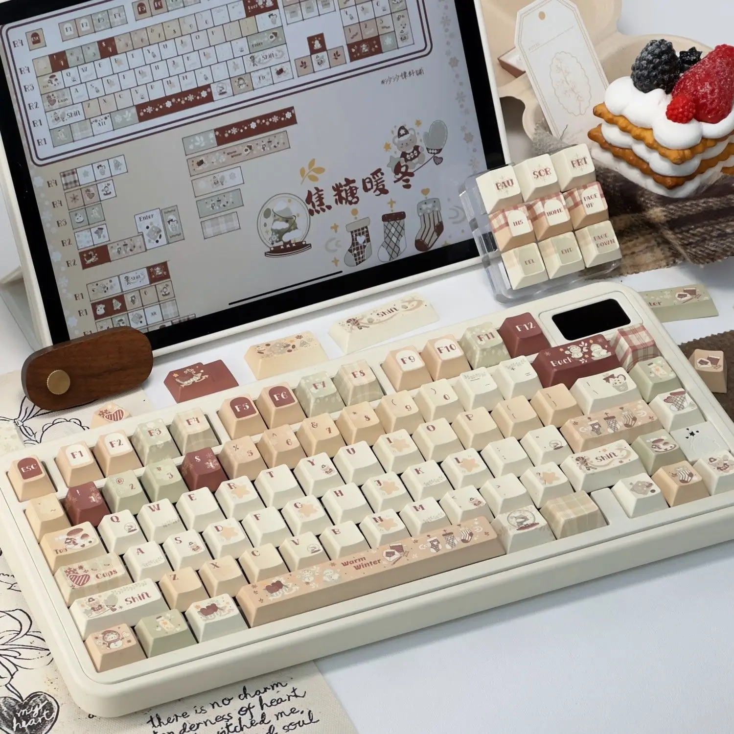 Caramel Warm Winter Keycaps Original Height PBT Heat Sublimation High Value Personality Creative Cartoon Cute Keycaps