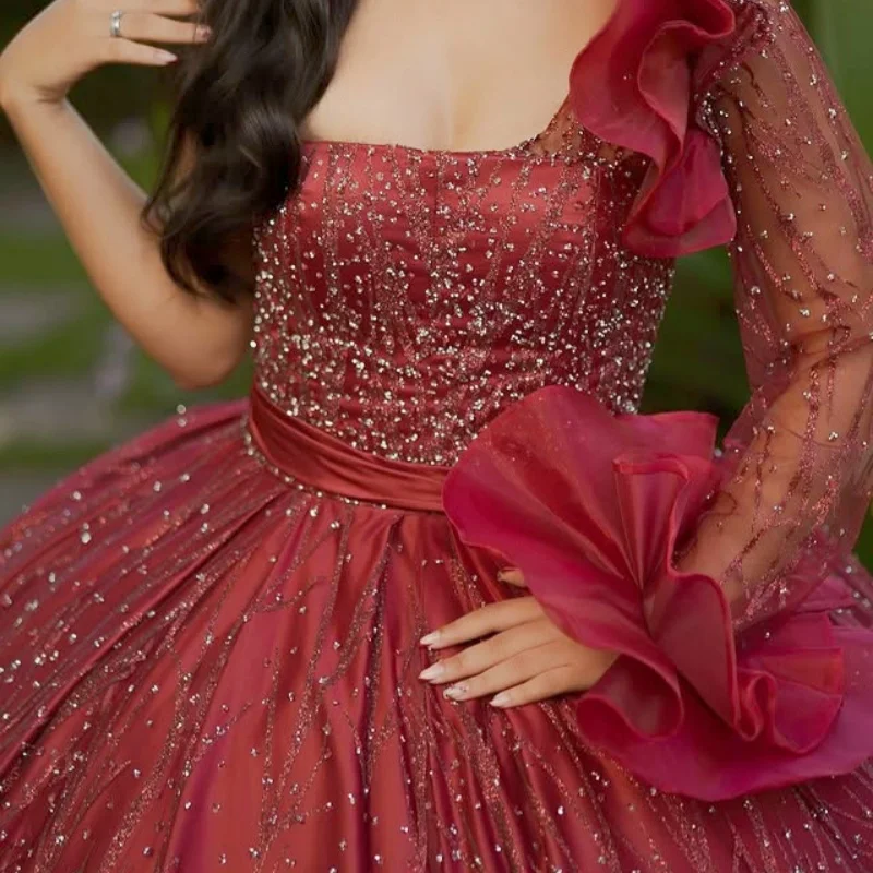 Robe De Quinceanera bordeaux brillant, décalcomanies à paillettes De cristal, épaules dénudées, longue queue, robes De 15 Quinceanera ﻿ Personnaliser