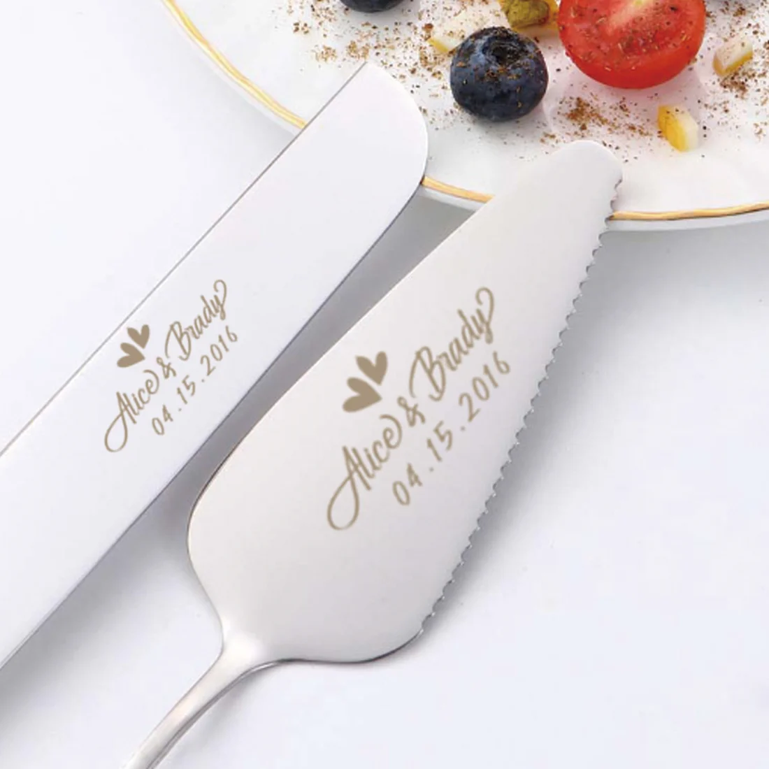 صندوق هدايا مكون من قطعتين من سكاكين الكيك المصنوعة من الفولاذ المقاوم للصدأ المنقوش حسب الطلب، مناسب لحفلات الزفاف وأعياد الميلاد وجميع أنواع الحفلات #2