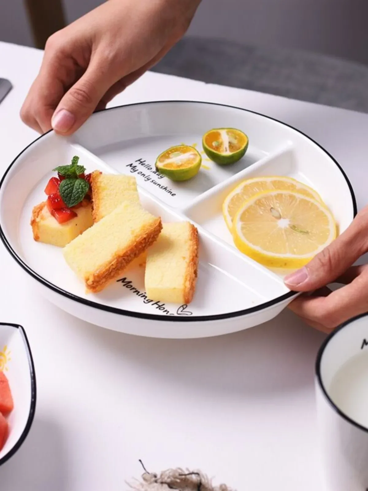 Nordic Style Ceramic Dish 3-Compartment Breakfast Plate Fat Reduction Children's Meal Plate Creative Single Person Dining Plate