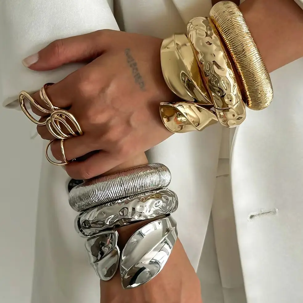 DIEZI Sweet Cool Punk Leaves Cuff Bangles Bracelets Fashion Vintage Gold Silver Color Geometric Metal Spring Bangles Women Men