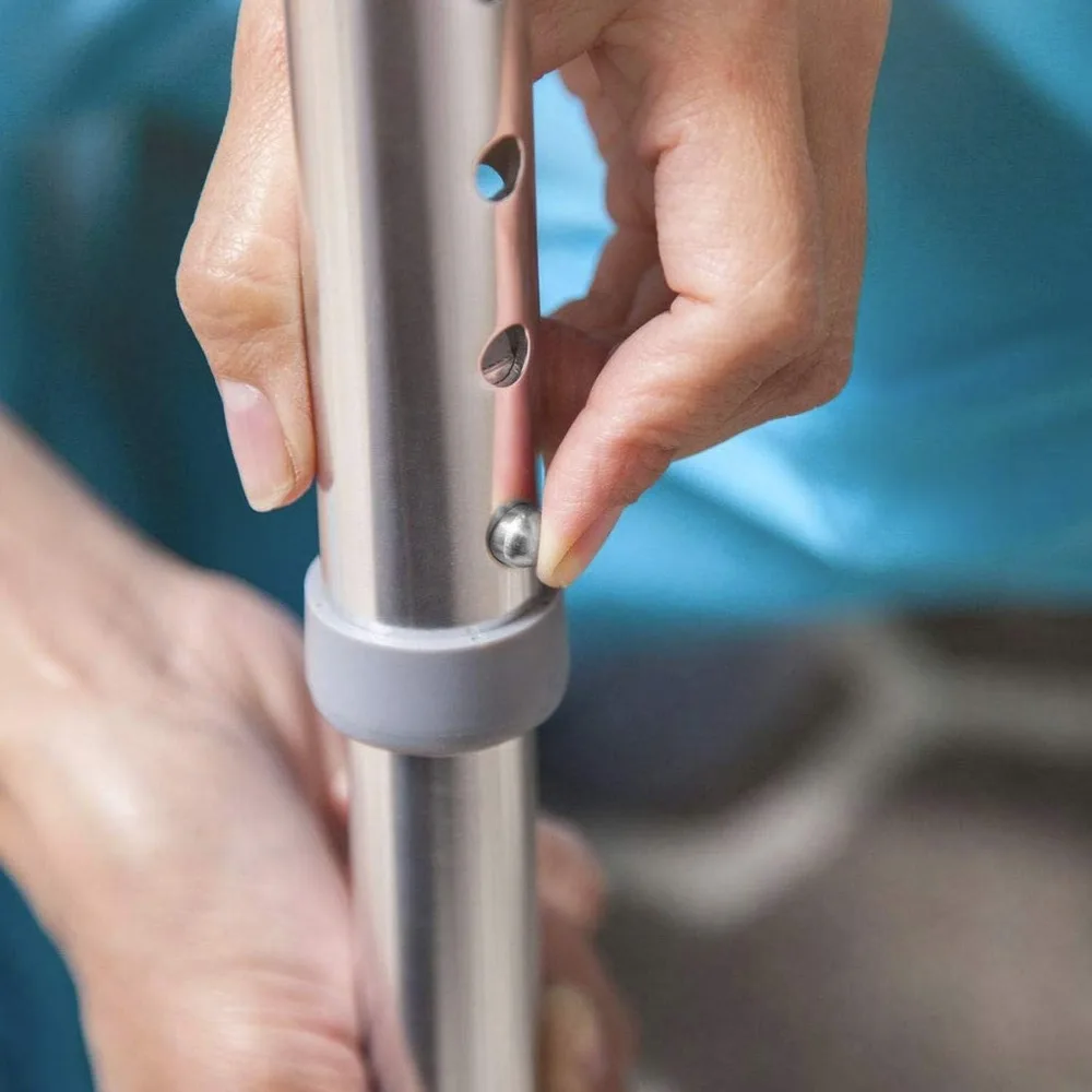 كرسي دش من الألومنيوم مع مقعد بلاستيكي للحوض والدش، تجميع غير قابل للانزلاق وخالي من الأدوات