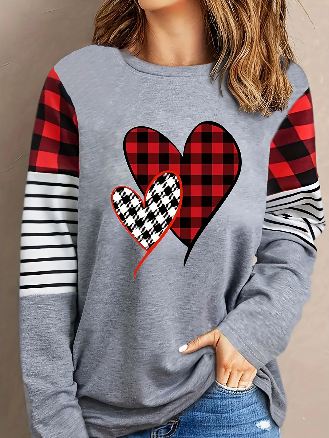 

Cozy Plaid Heart Print Long Sleeve Crew Neck T-Shirt - Soft, Breathable, Relaxed Fit for Spring& Fall Womens Casual Valentines