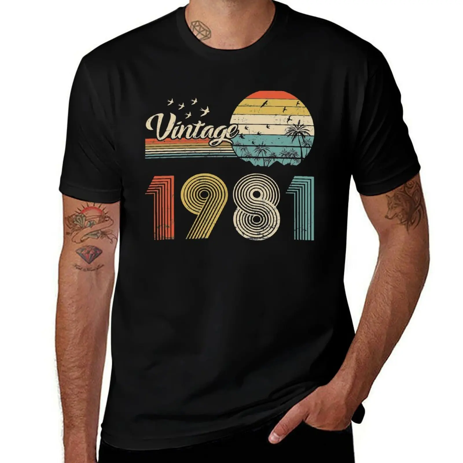 

Vintage 1981, Born in 1981 Birthday Retro Design,40th Birthday Gift, 40 Years Old T-Shirt funny t shirts cotton T-Shirt