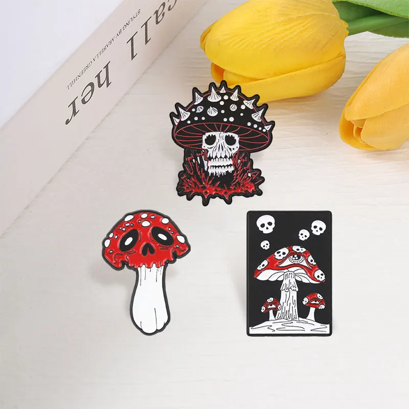 Gotischer Totenkopf Pilz Punk Emaille-Abzeichen Dunkle Nischenästhetik Pin Rot Schwarz Sporen Knochen Metallbrosche Revers-Accessoire Geschenk – Detail 6