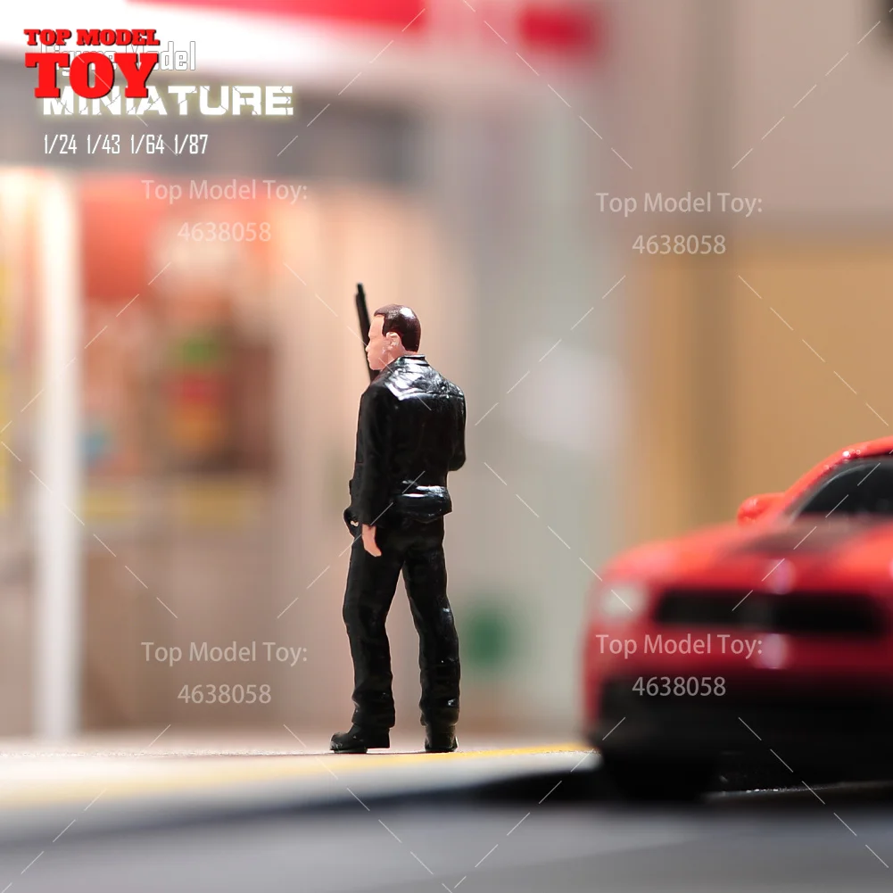Malowane miniatury 1/24 1/64 1/43 1/87 trzymające pistolet na prawą rękę Męska scena Figurka Lalka Niepomalowany model do pojazdów samochodowych