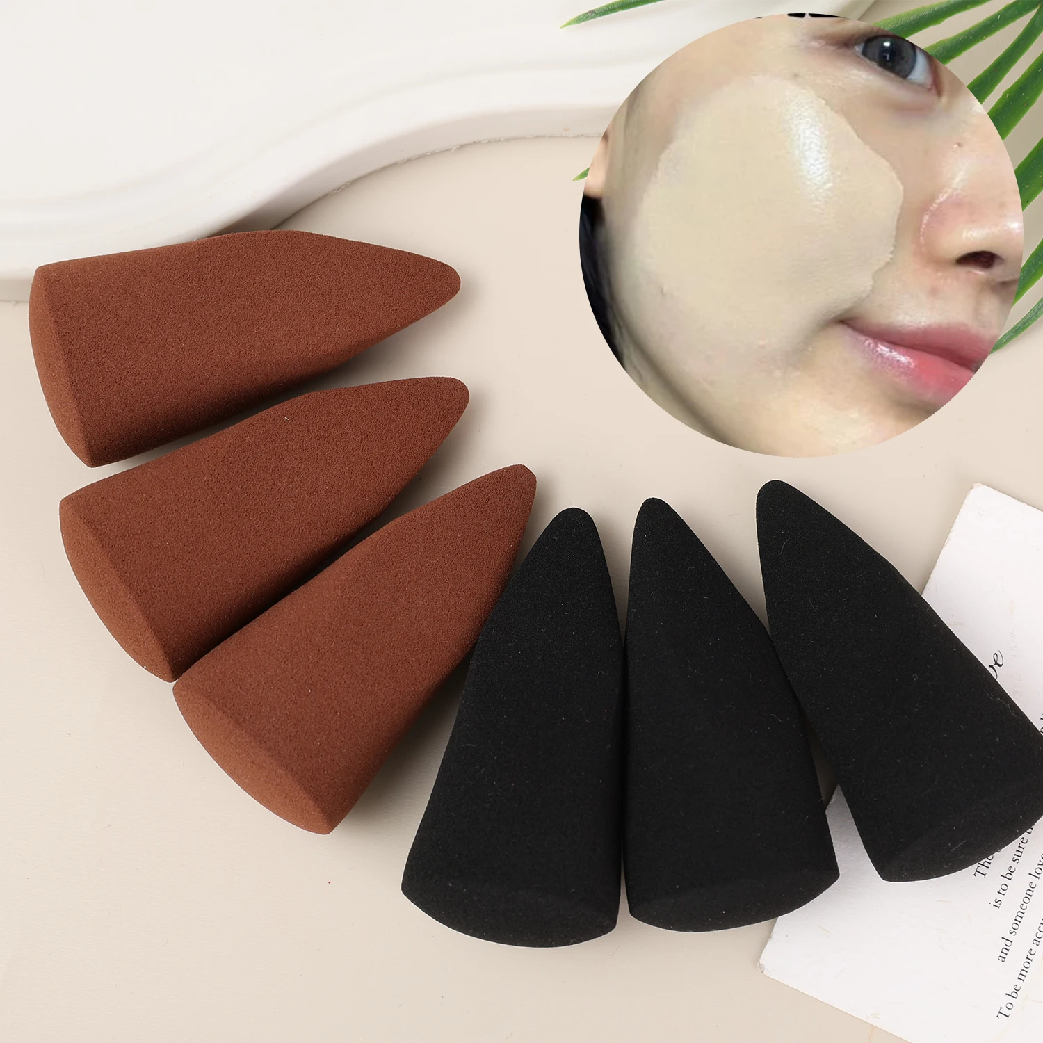 2 STKS Nieuwe Precisie Make-up Spons Zwart Bruin Nat en Droog Gebruik Zachte Spons Poederdonsjes Vingertoppen Cosmetische Bladerdeeg Gemakkelijk te gebruiken Gereedschap