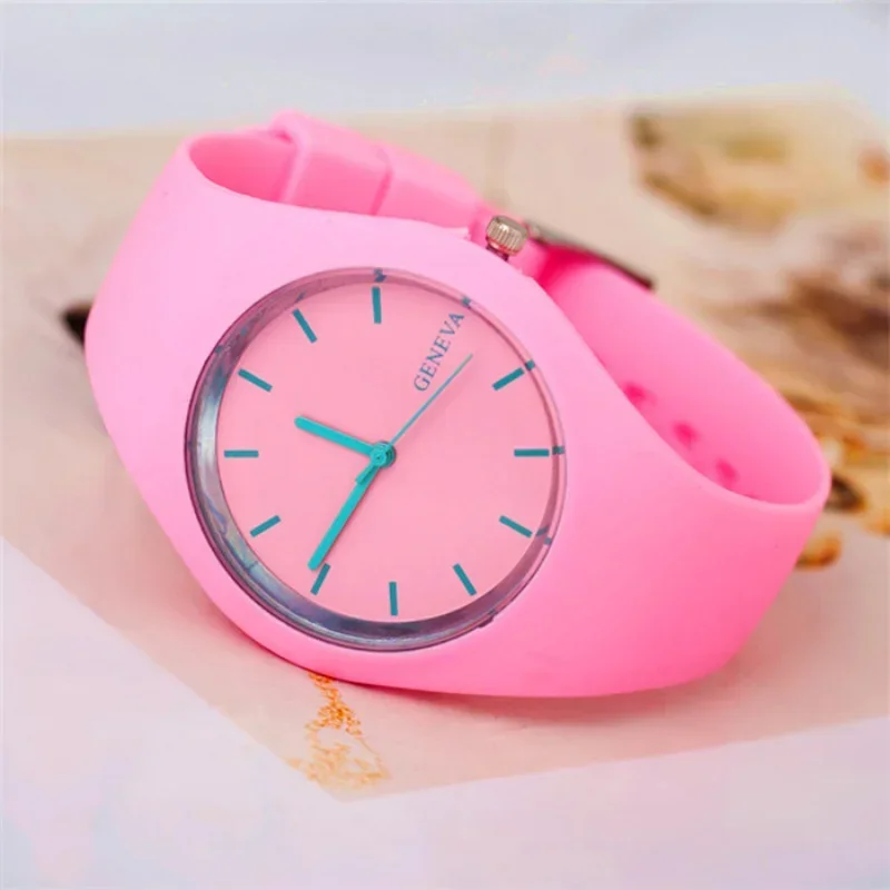 Orologio da donna di Ginevra Orologi sportivi casual Orologi da polso al quarzo con cinturino in silicone per studentesse da donna